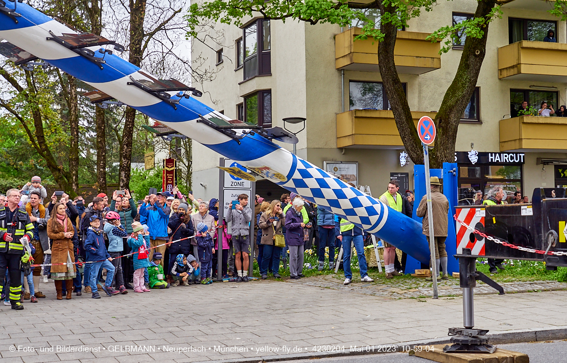 01.05.2023 - Maibaumaufstellung in Berg am Laim